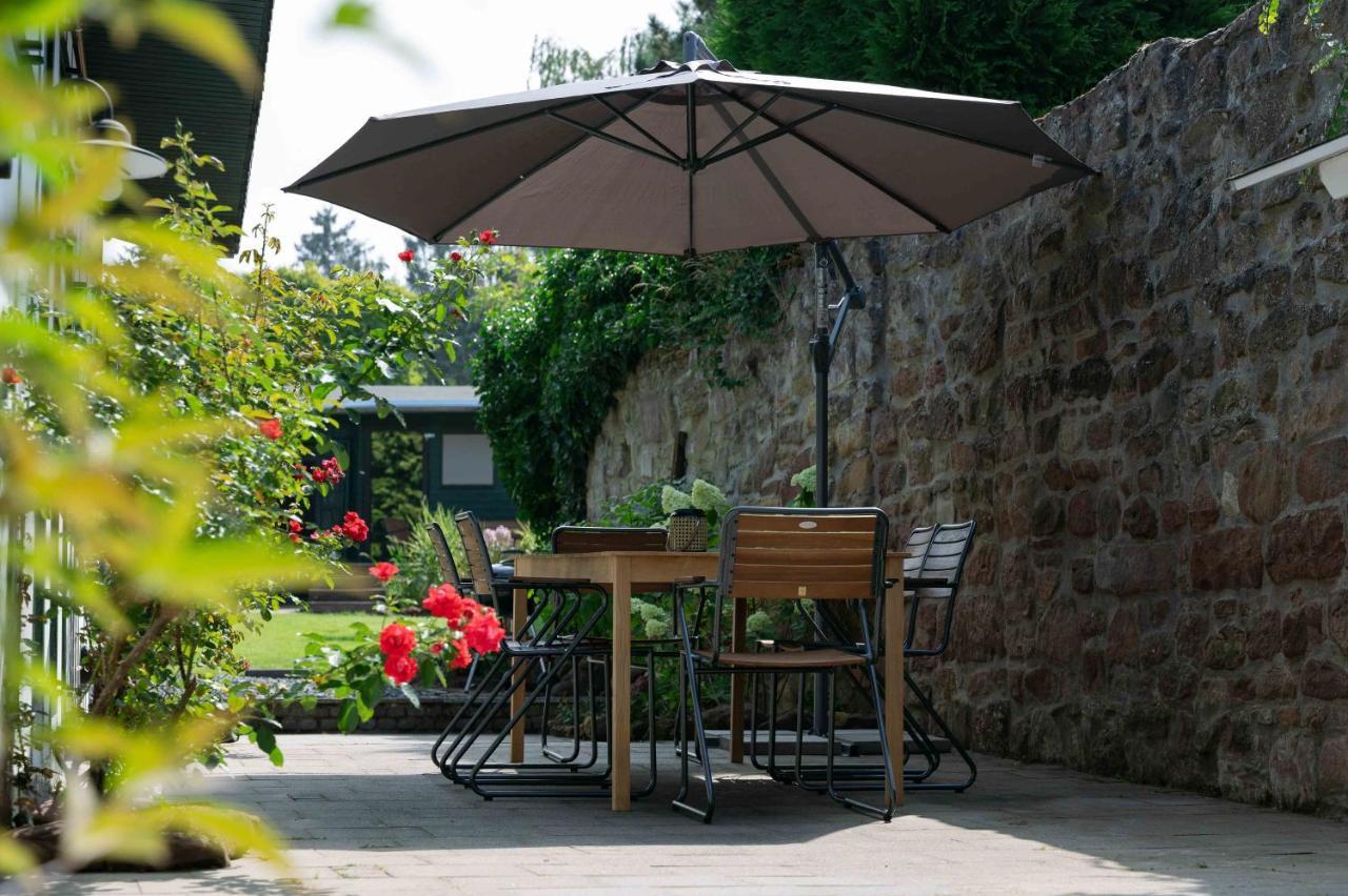 Sommerliches Fachwerkhaus im Herzen Nideggens Exterior foto